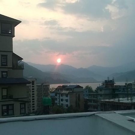 Hotel Hulk Pokhara Exterior photo