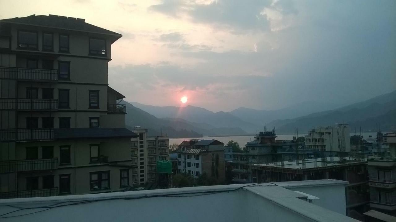 Hotel Hulk Pokhara Exterior photo